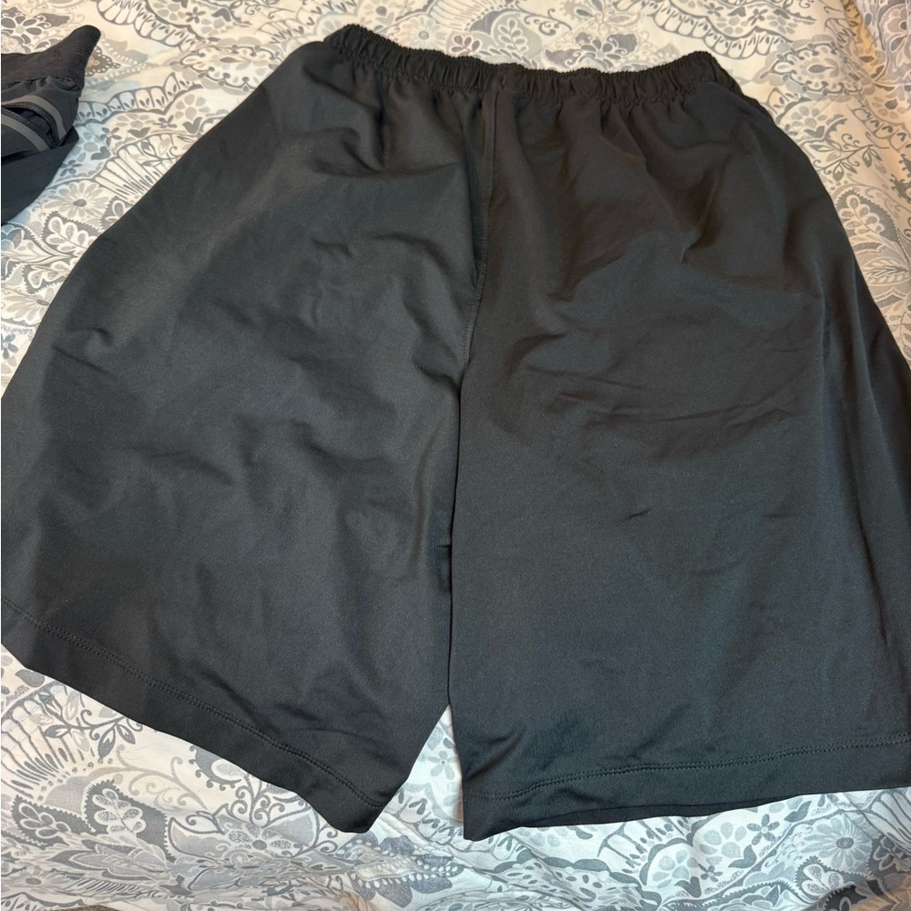 Under Armour athletic shorts Men’s size S